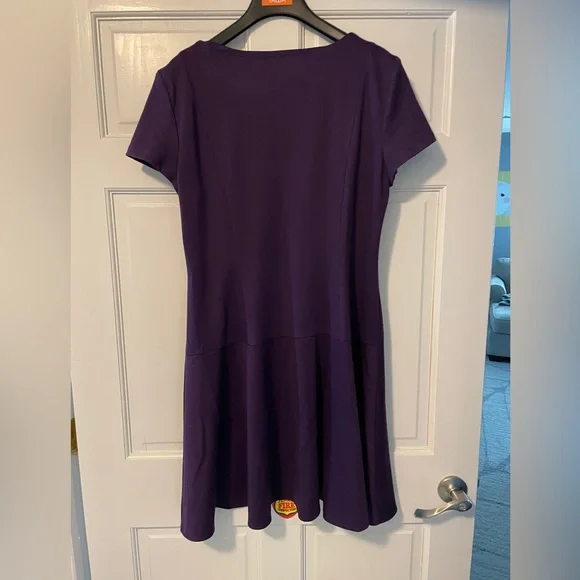 Beautiful purple dress size 16 - Picture 3 of 5